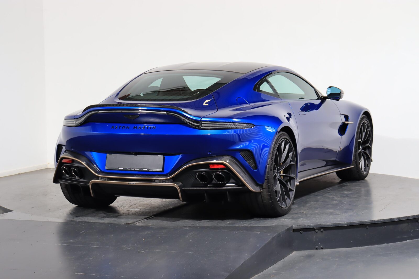 ASTON MARTIN V8 Vantage Coupé 4.0 S V8 Bi-Turbo, Benzin, Neuwagen, Automatik - 4