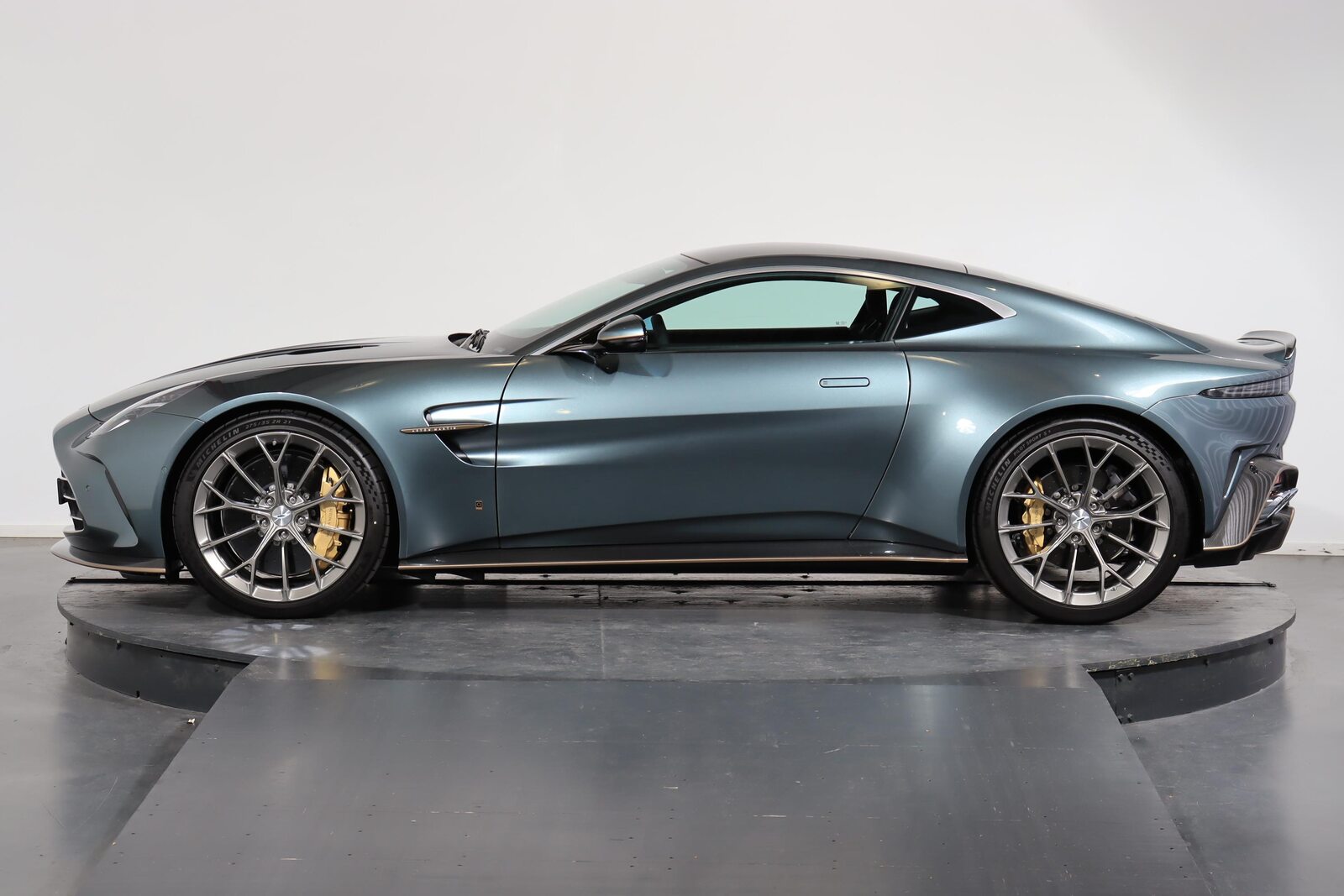 ASTON MARTIN V8 Vantage Coupé 4.0 S V8 Bi-Turbo, Benzin, Neuwagen, Automatik - 2