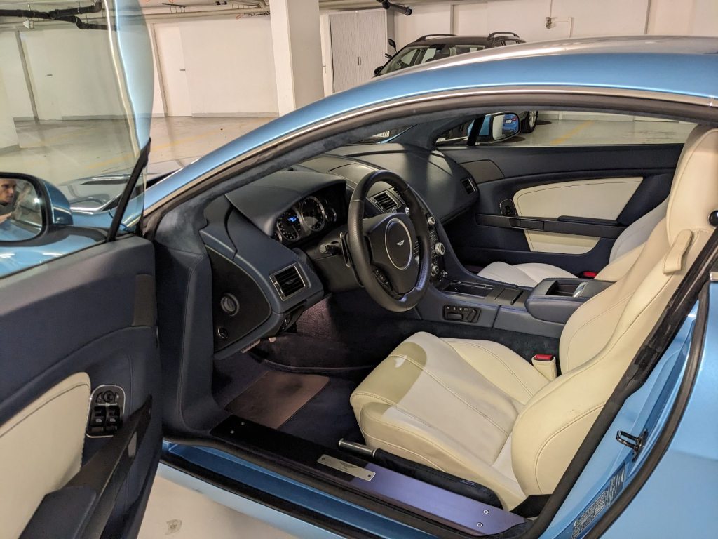 ASTON MARTIN V8 VANTAGE, Petrol, Second hand / Used, Automatic - 2