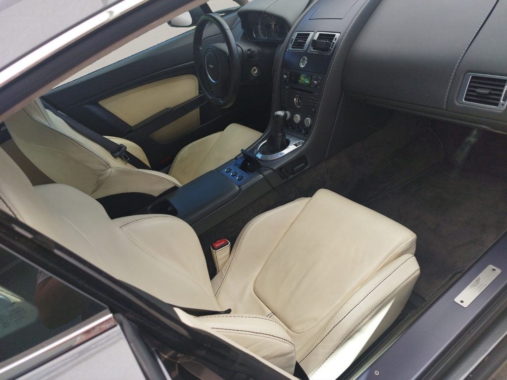 ASTON MARTIN V8 Vantage Coupé 4.3, Benzin, Occasion / Gebraucht, Handschaltung - 6