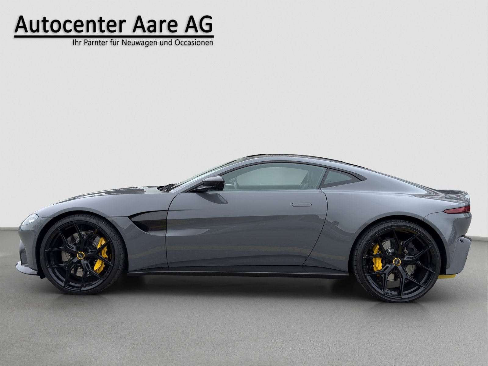 ASTON MARTIN V8 Vantage 4.0 Coupé, Petrol, Second hand / Used, Manual - 4