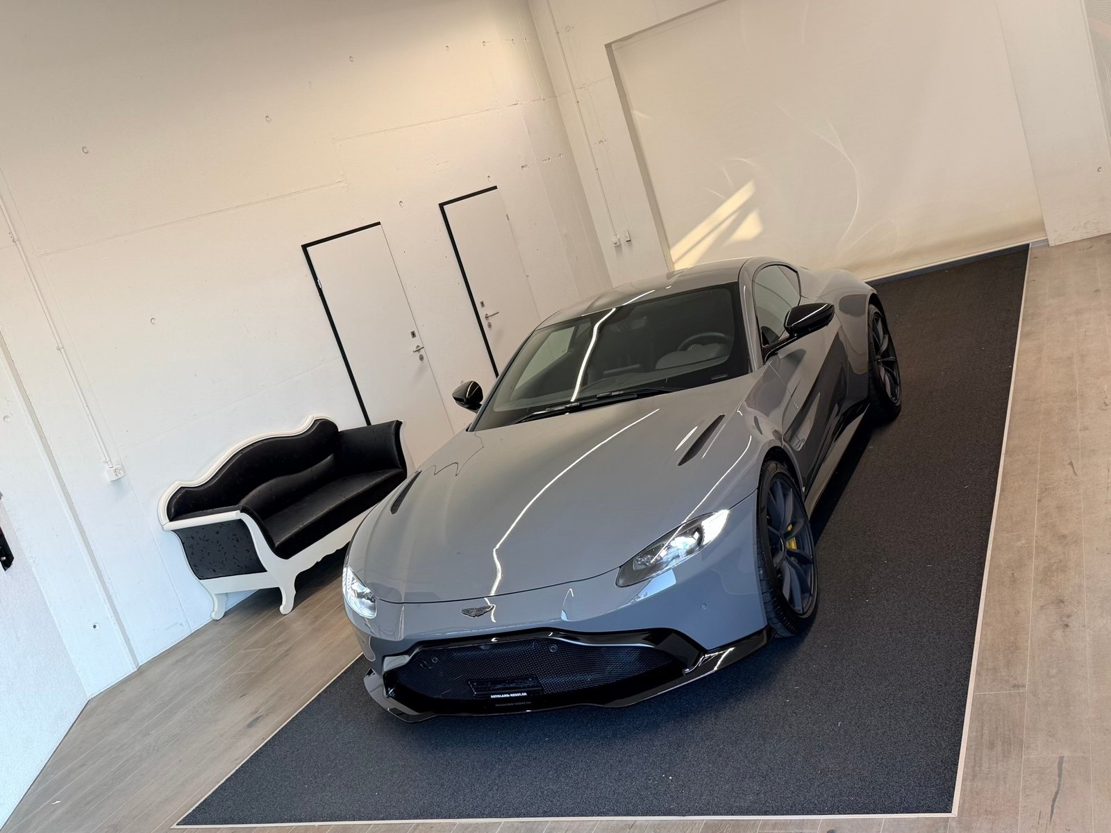ASTON MARTIN V8 Vantage 4.0 Coupé, Petrol, Second hand / Used, Automatic - 5