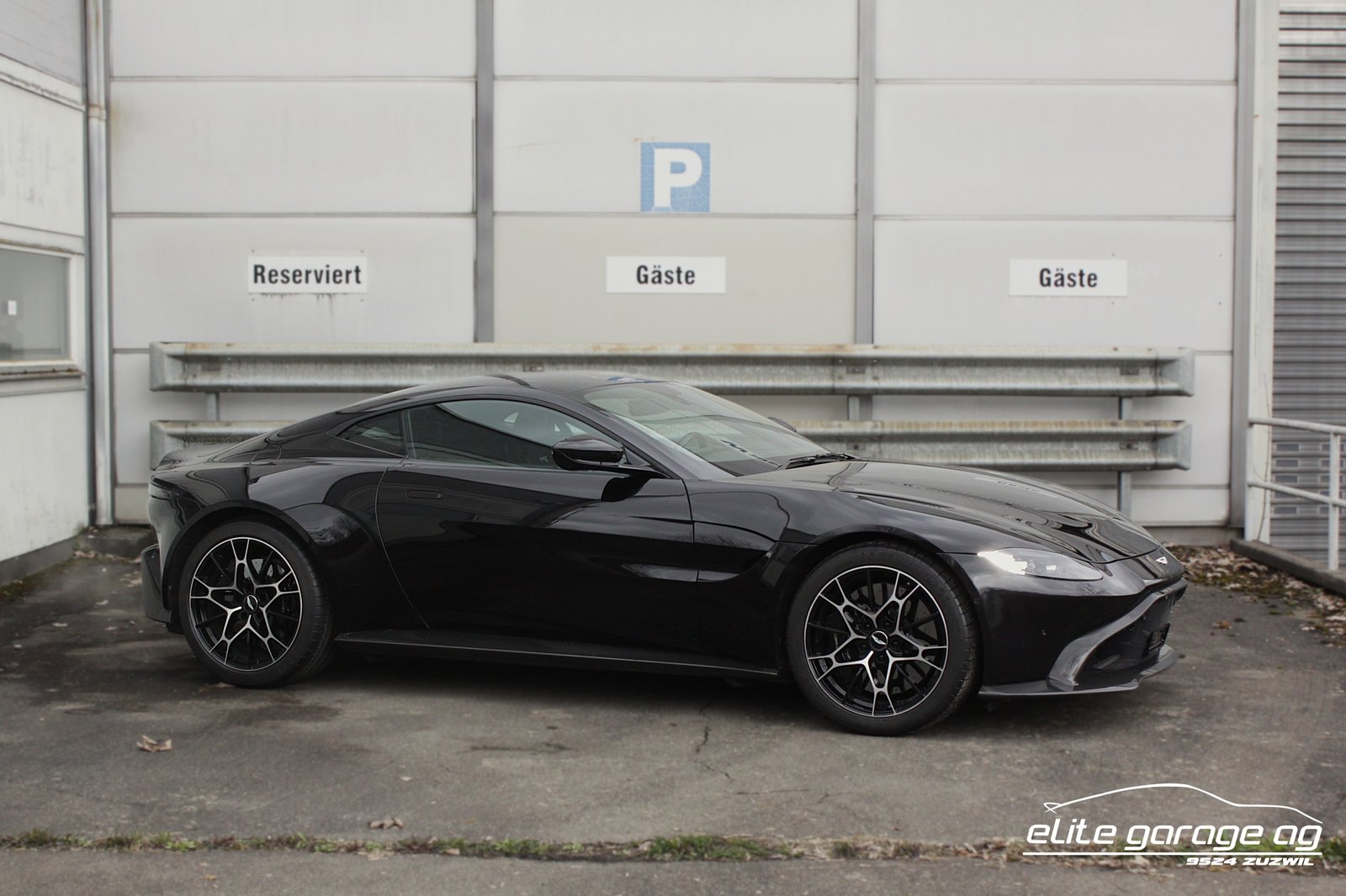 ASTON MARTIN V8 Vantage 4.0 AMR Coupé 1/200 Manuell, Benzin, Occasion / Gebraucht, Handschaltung - 7
