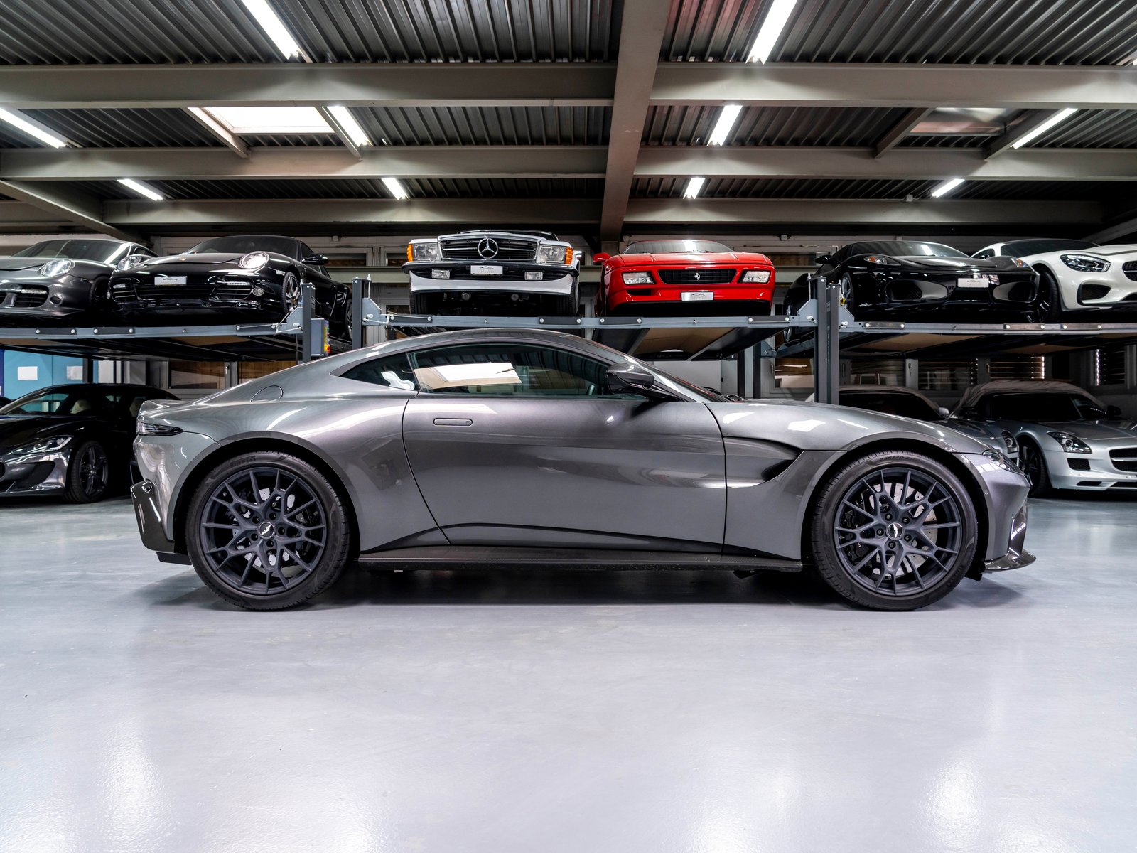 ASTON MARTIN V8 Vantage 4.0 Coupé, Essence, Occasion / Utilisé, Manuelle - 5