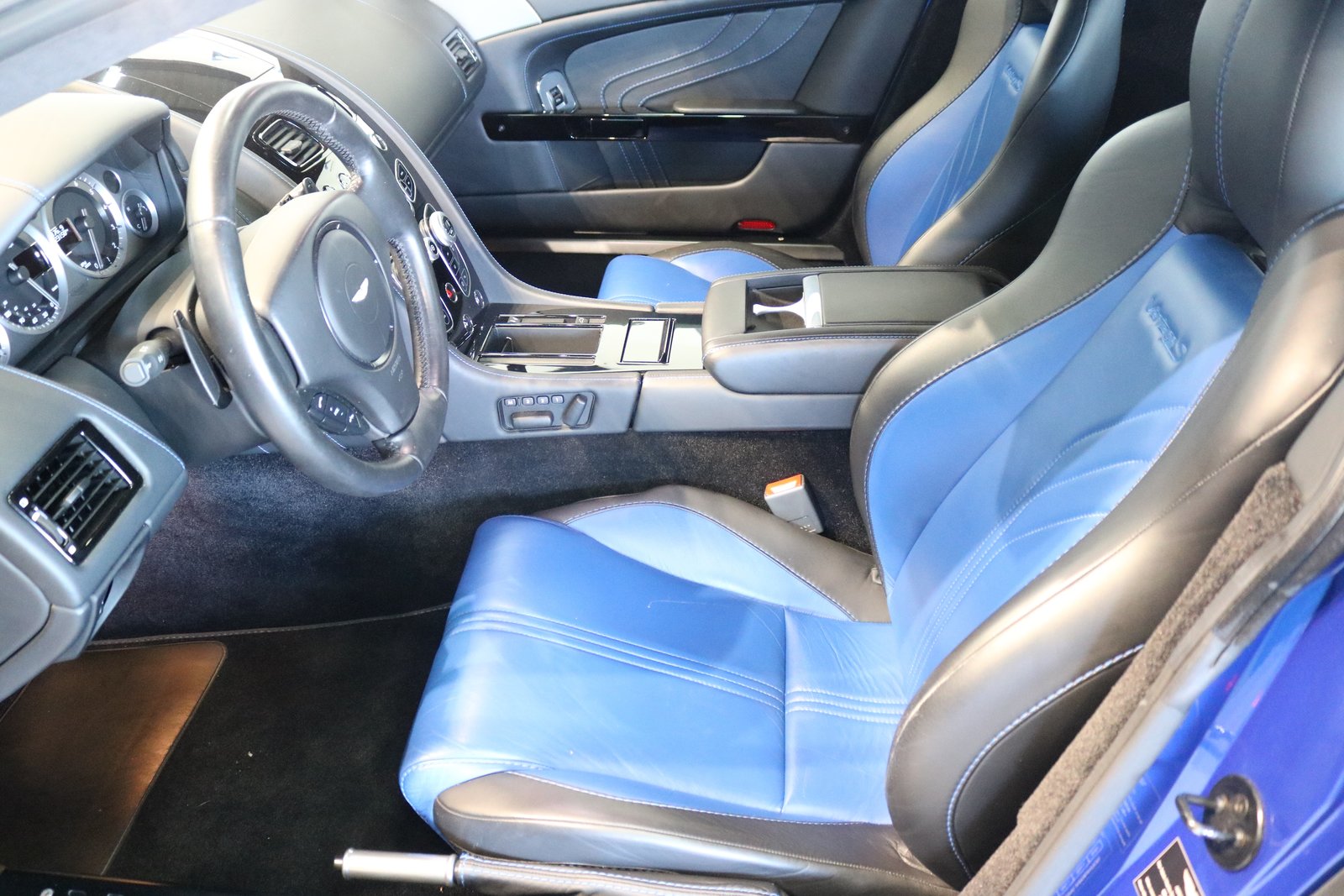 ASTON MARTIN V8 Vantage 4.7 S Sportshift, Benzin, Occasion / Gebraucht, Automatik - 3