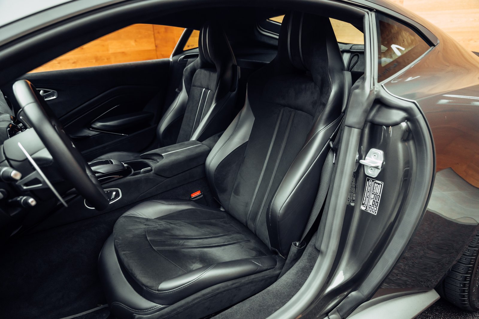 ASTON MARTIN V8 Vantage 4.0 Coupé, Benzina, Occasioni / Usate, Automatico - 6