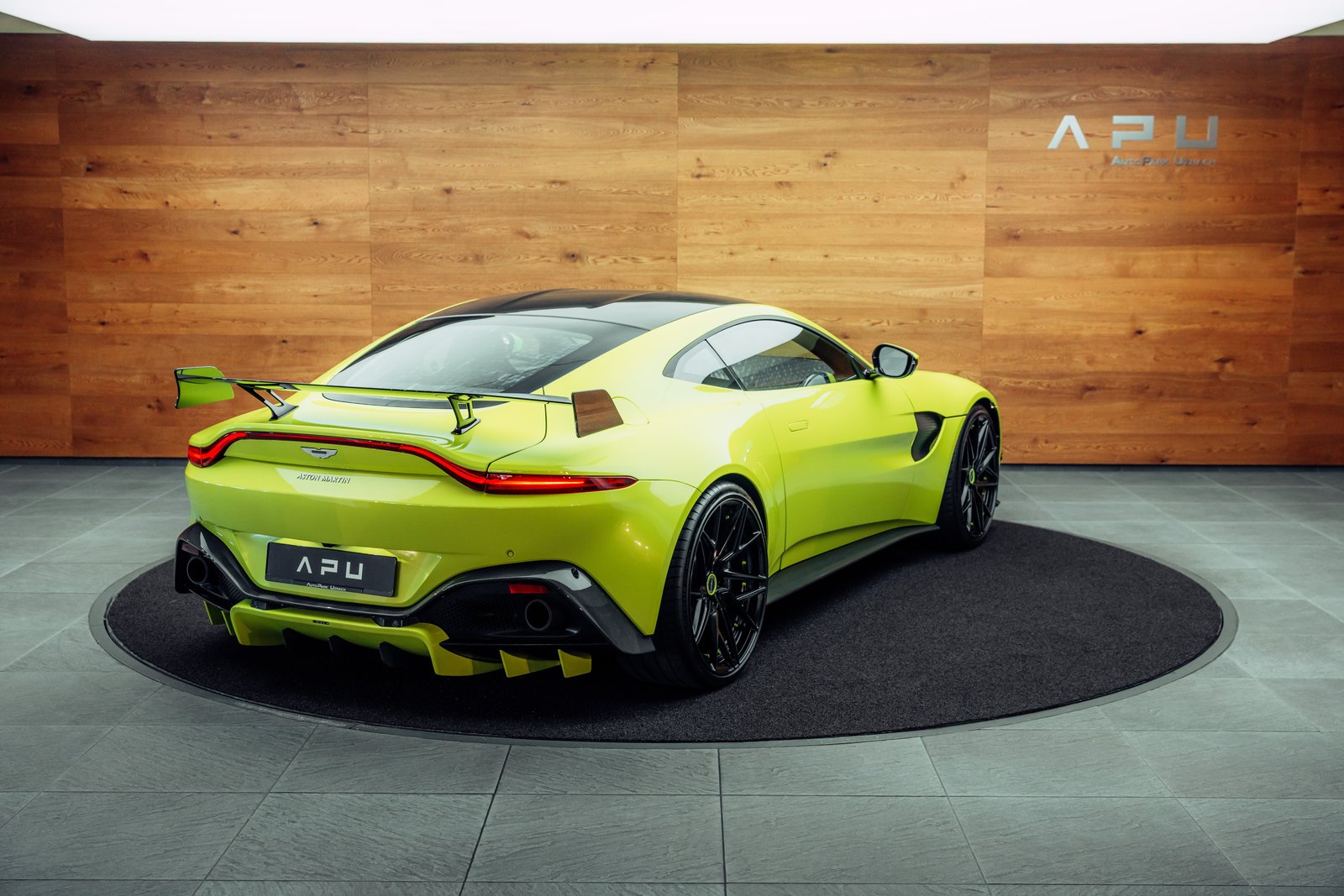 ASTON MARTIN V8 Vantage 4.0 Coupé F1 Look, Essence, Occasion / Utilisé, Automatique - 2