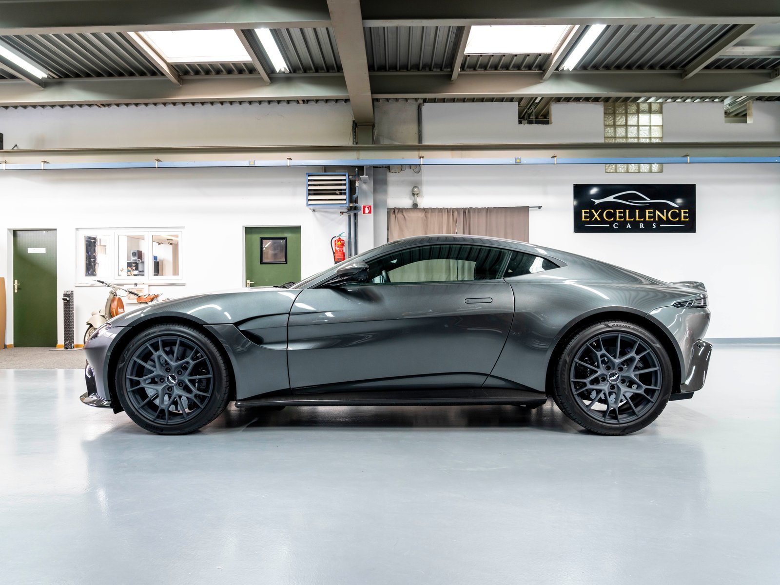 ASTON MARTIN V8 Vantage 4.0 Coupé 1 OF 200, BOITE MANUELLE, Petrol, Second hand / Used, Manual - 4
