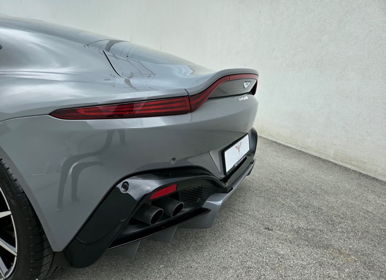 ASTON MARTIN V8 Vantage 4.0 Coupé, Petrol, Second hand / Used, Automatic - 6