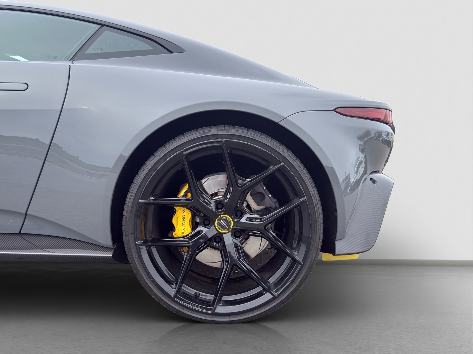 ASTON MARTIN V8 Vantage 4.0 Coupé, Benzin, Occasion / Gebraucht, Automatik - 5