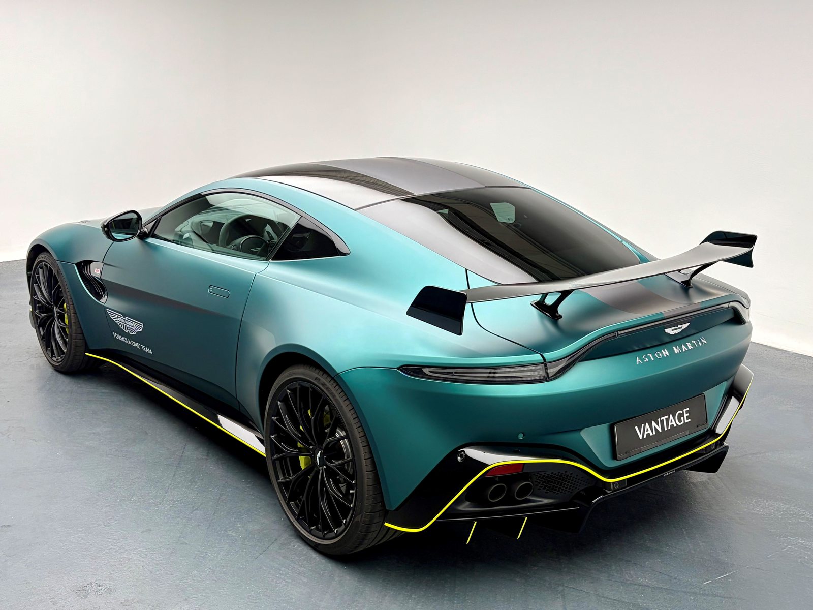 ASTON MARTIN V8 Vantage Coupé 4.0 V8 Bi-Turbo F1, Benzin, Occasion / Gebraucht, Automatik - 3