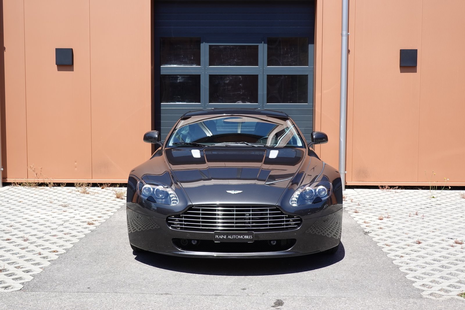 ASTON MARTIN V8 Vantage 4.7 Sportshift * Sièges Lightweight, Essence, Occasion / Utilisé, Automatique - 2