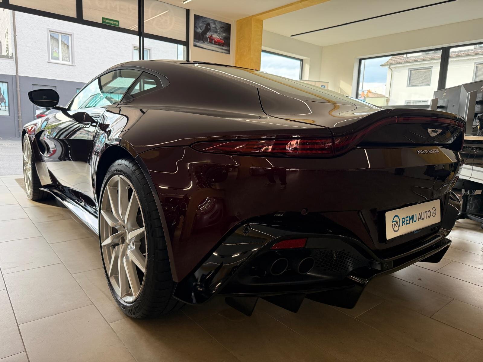 ASTON MARTIN V8 Vantage 4.0 Coupé Bi-Turbo, Essence, Occasion / Utilisé, Automatique - 6