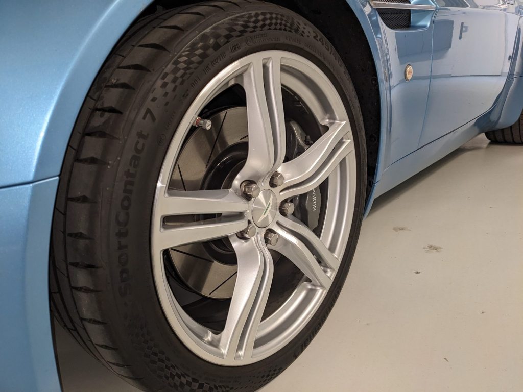 ASTON MARTIN V8 VANTAGE, Essence, Occasion / Utilisé, Automatique - 6