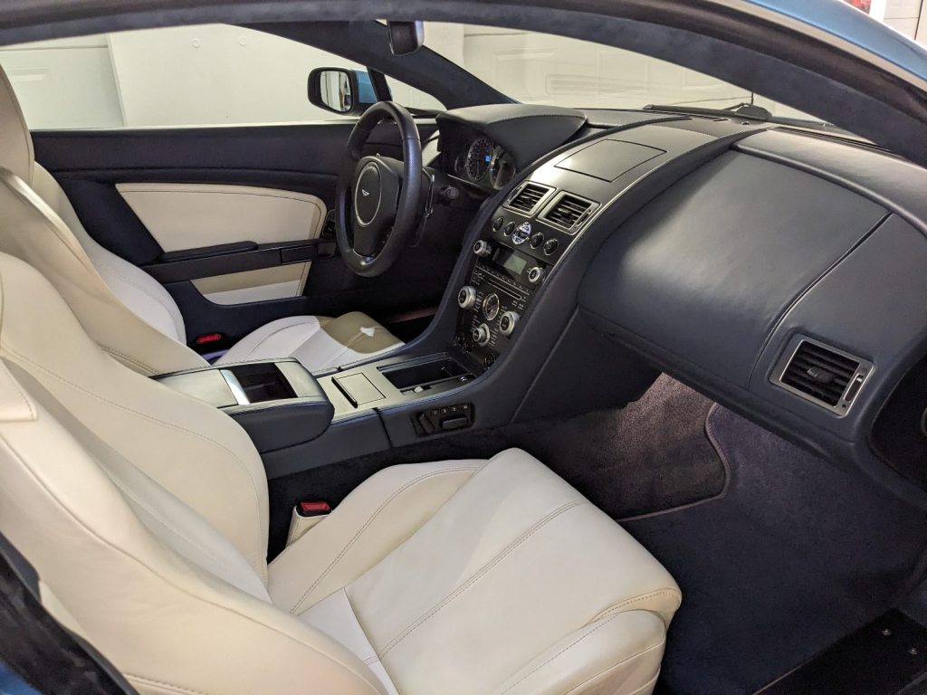 ASTON MARTIN V8 VANTAGE, Petrol, Second hand / Used, Automatic - 5
