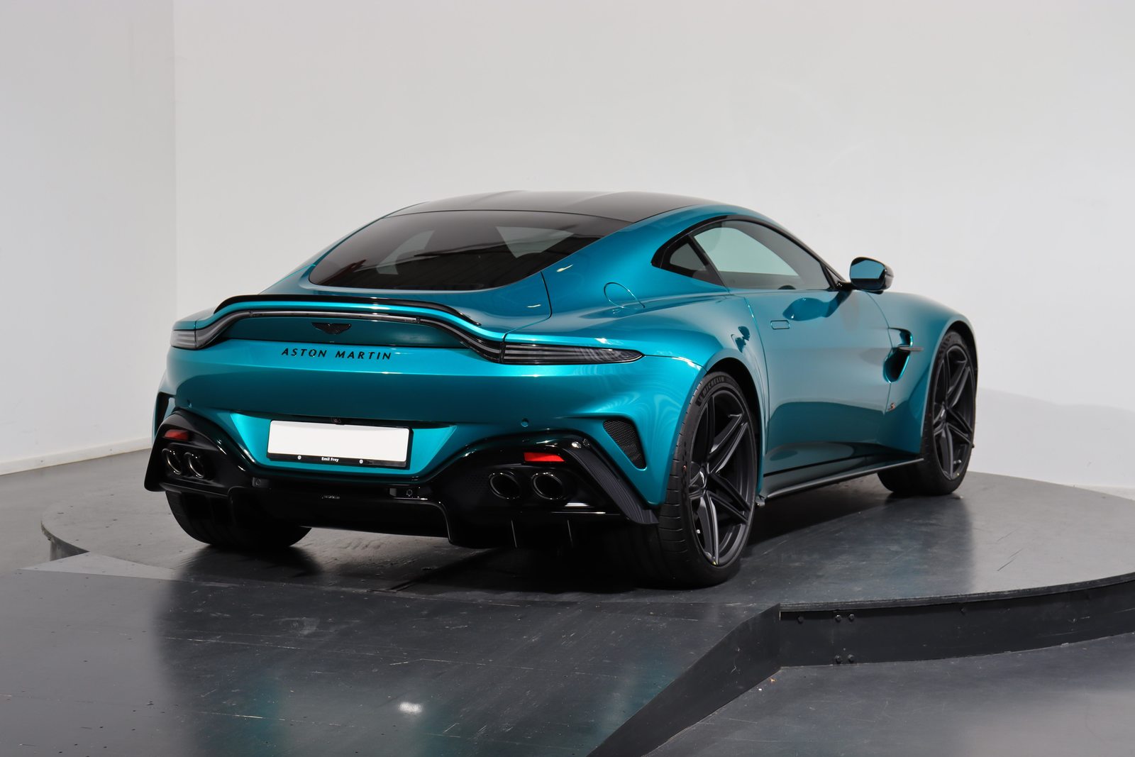 ASTON MARTIN V8 Vantage Coupé 4.0 S V8 Bi-Turbo, Petrol, Ex-demonstrator, Automatic - 3