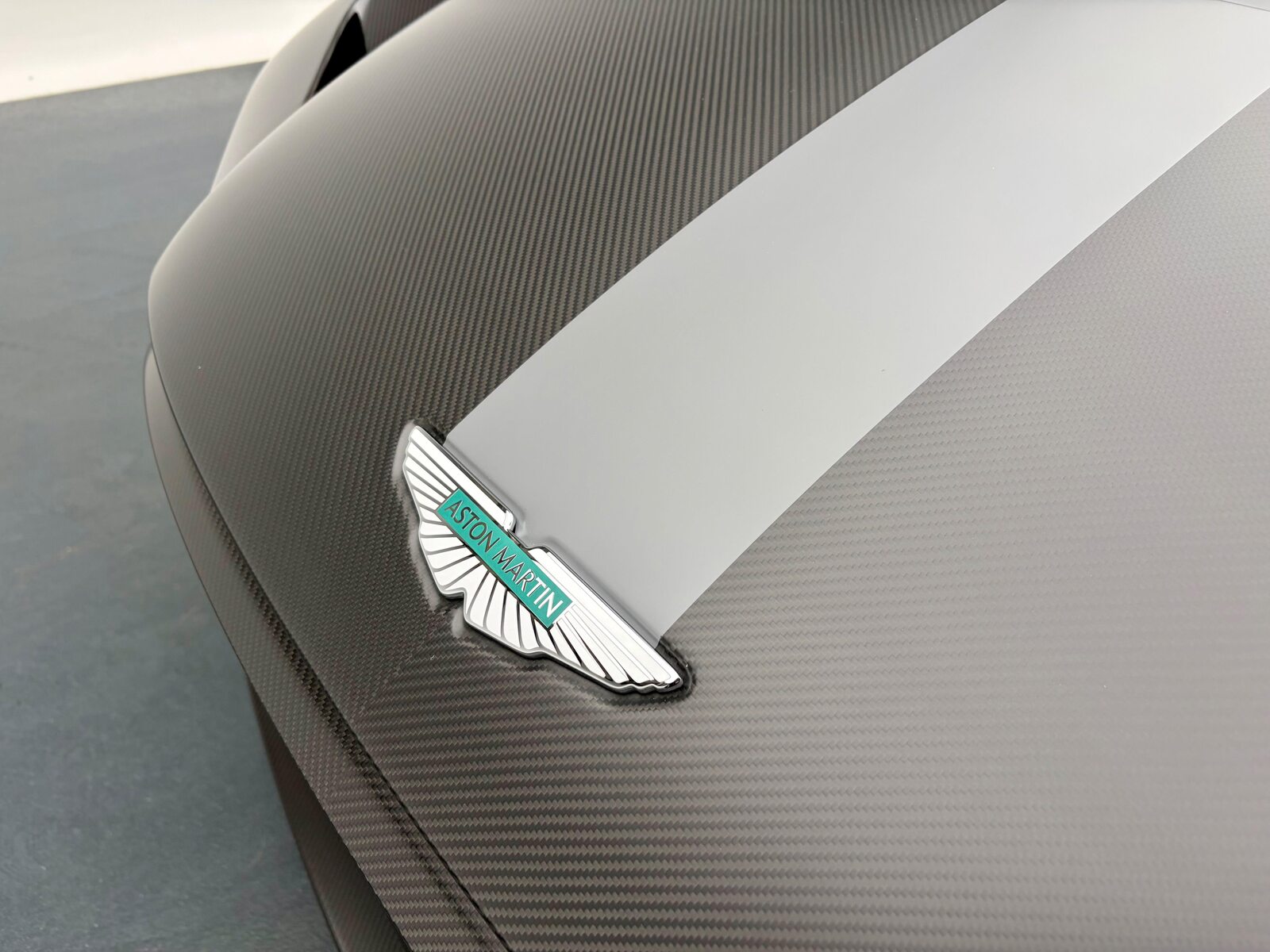 ASTON MARTIN Valour, Petrol, Second hand / Used, Manual - 3