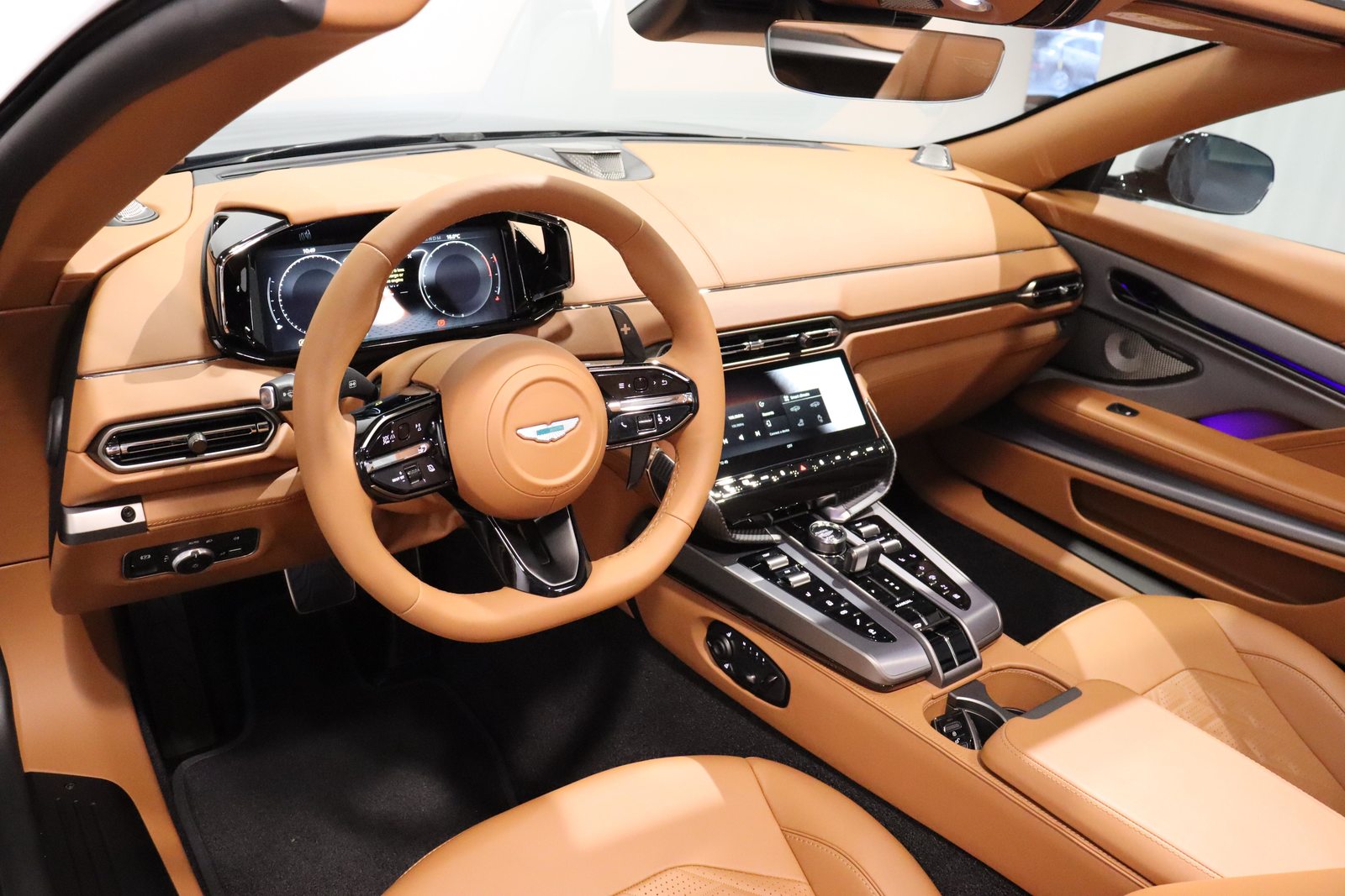 ASTON MARTIN Vanquish Volante 5.2 V12 Bi-Turbo, Petrol, New car, Automatic - 6