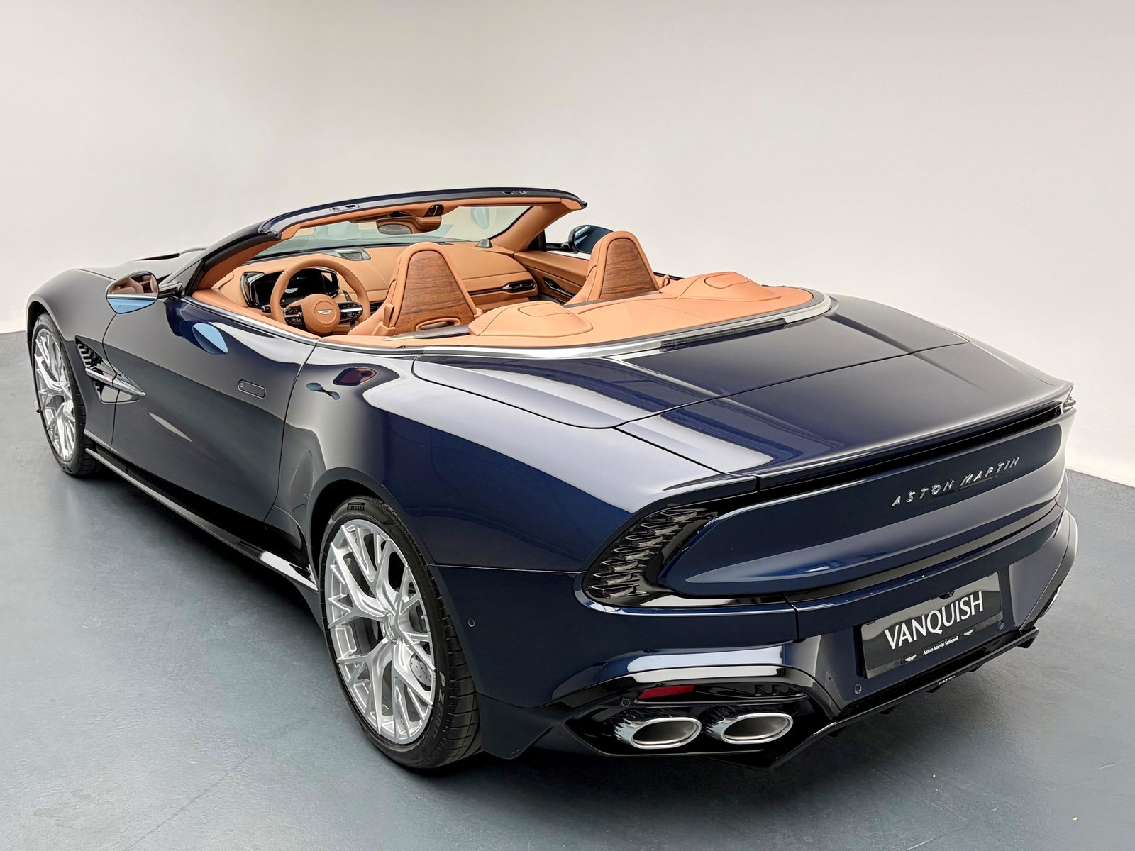 ASTON MARTIN Vanquish Volante 5.2 V12 Bi-Turbo, Petrol, New car, Automatic - 3