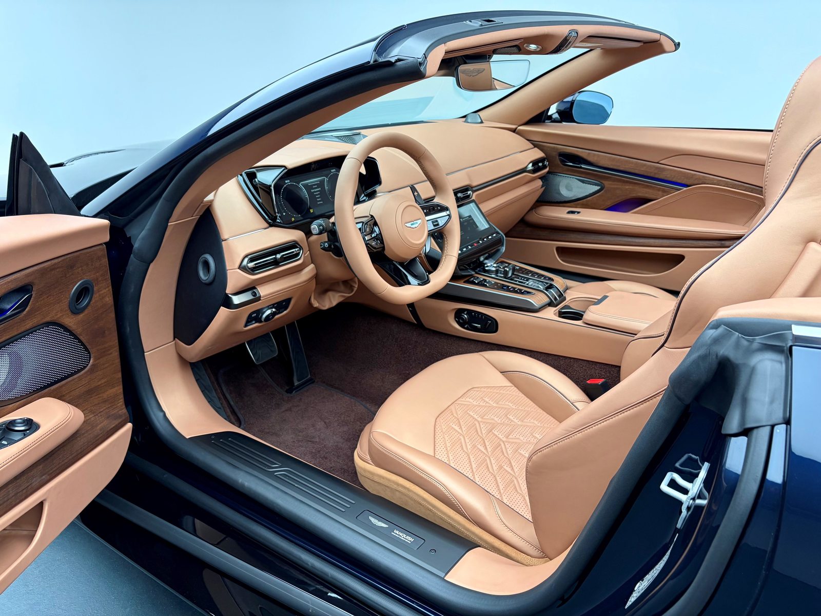 ASTON MARTIN Vanquish Volante 5.2 V12 Bi-Turbo, Petrol, New car, Automatic - 4