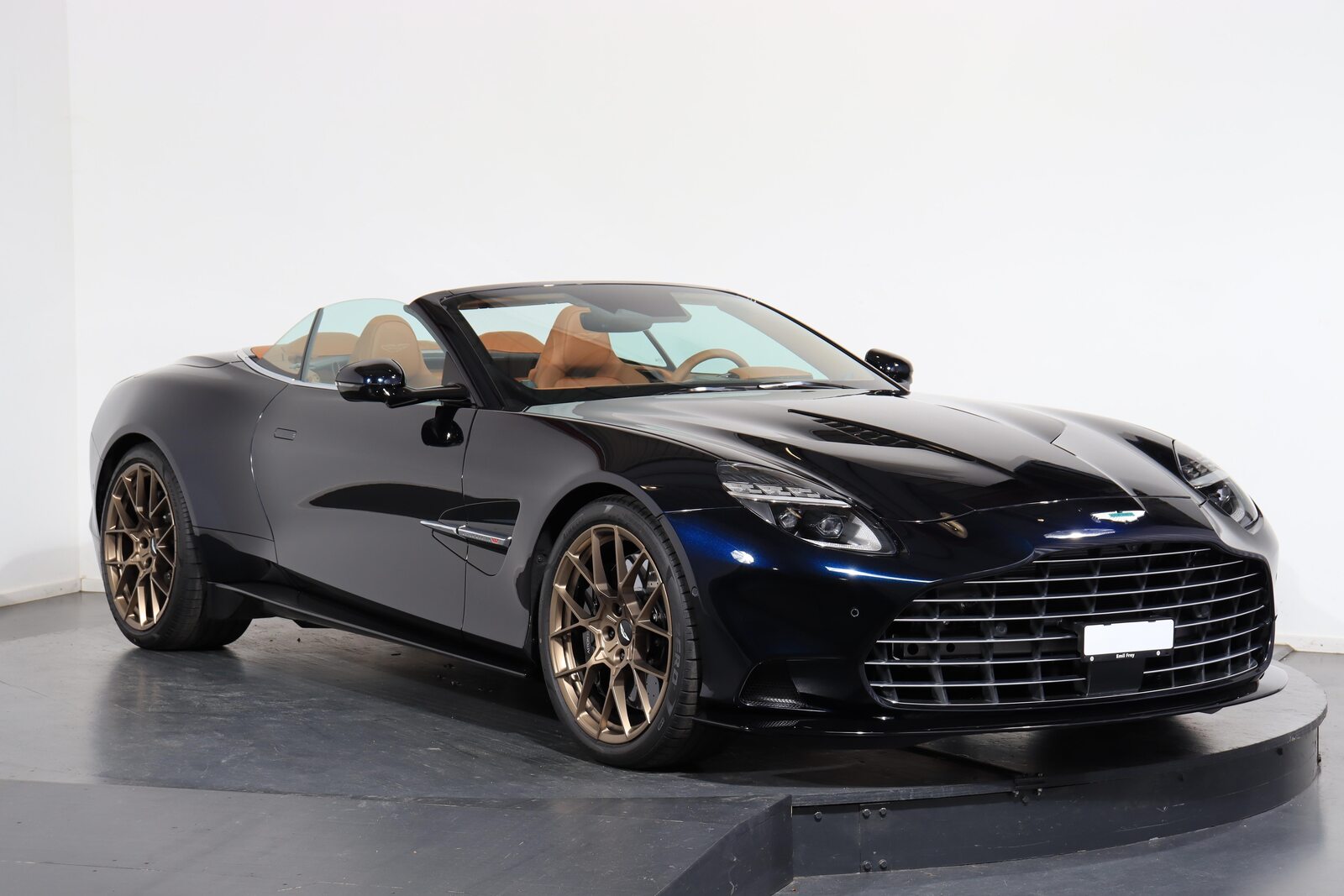 ASTON MARTIN Vanquish Volante 5.2 V12 Bi-Turbo, Benzina, Auto nuove, Automatico - 4