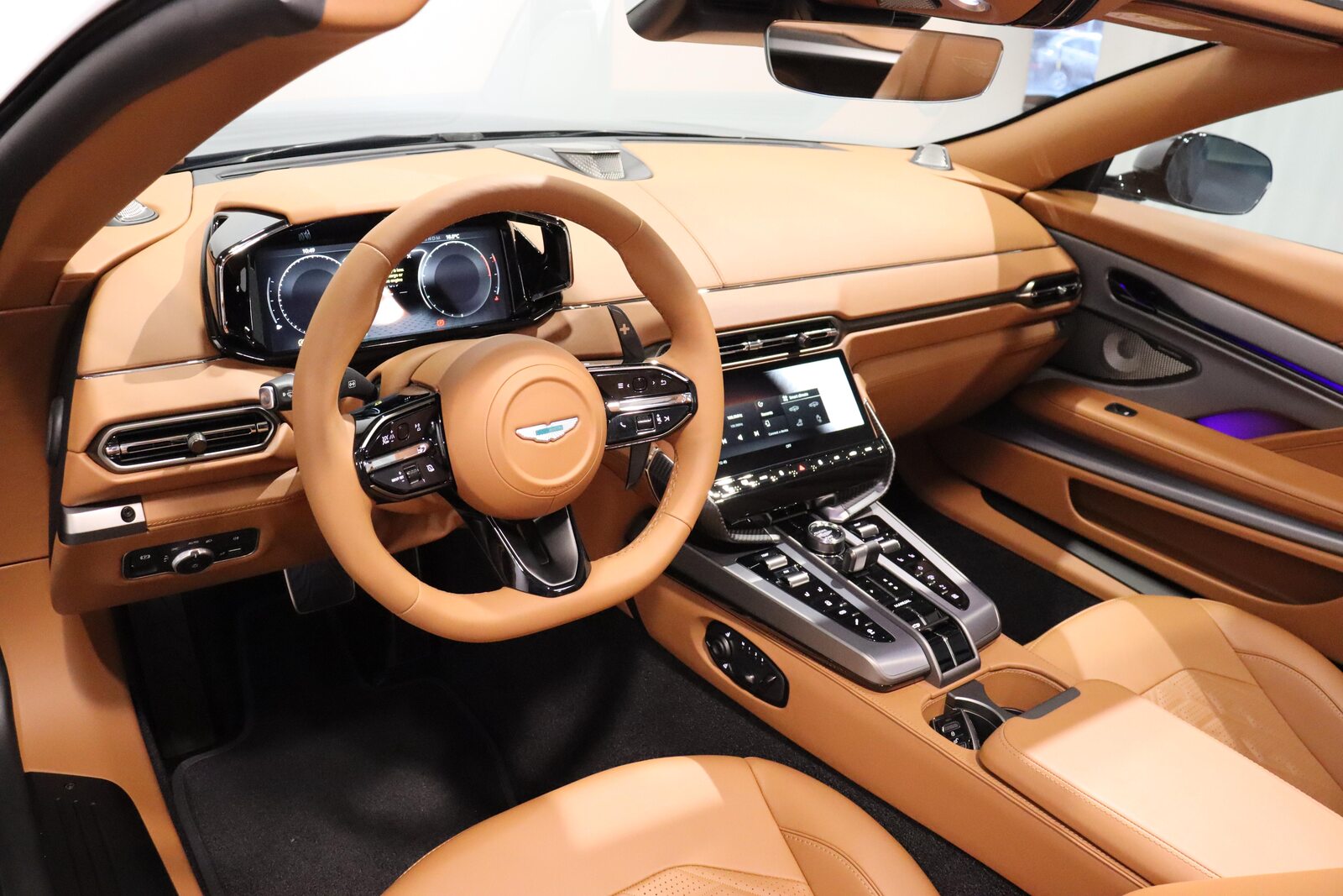 ASTON MARTIN Vanquish Volante 5.2 V12 Bi-Turbo, Benzina, Auto nuove, Automatico - 6
