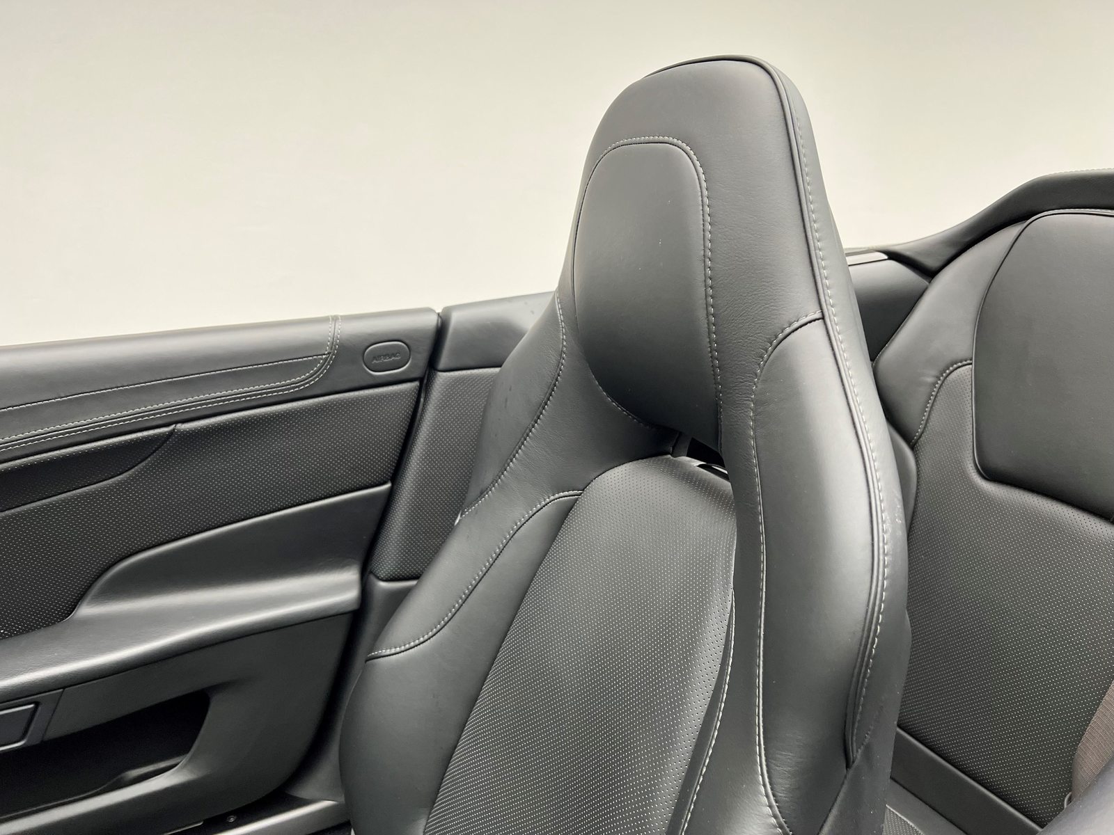ASTON MARTIN Vanquish Volante 6.0 V12, Petrol, Second hand / Used, Automatic - 5