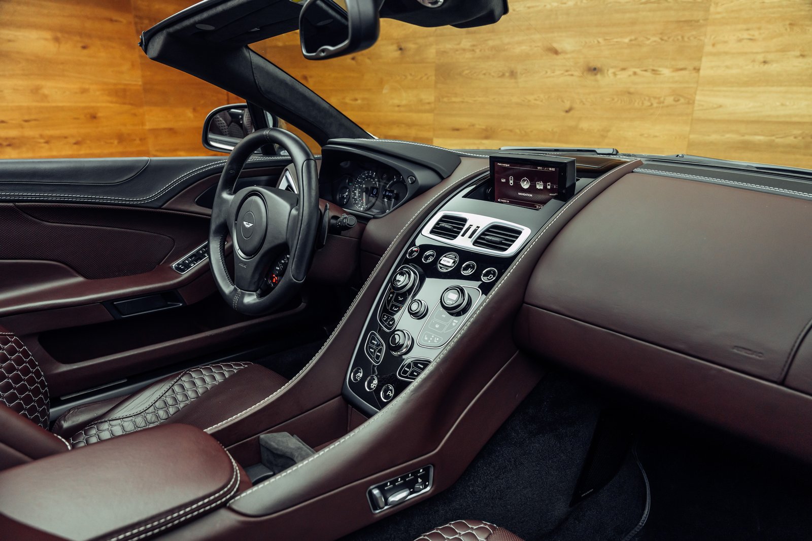 ASTON MARTIN Vanquish Volante V12 5.9 Touchtronic 3, Petrol, Second hand / Used, Automatic - 6