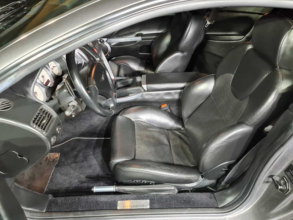 ASTON MARTIN 5.9 V12, Benzin, Occasion / Gebraucht, Automatik - 4