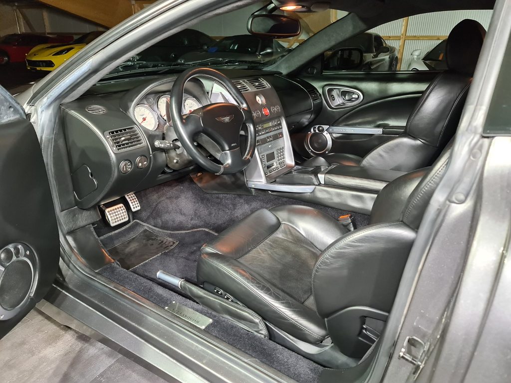 ASTON MARTIN 5.9 V12, Benzin, Occasion / Gebraucht, Automatik - 5