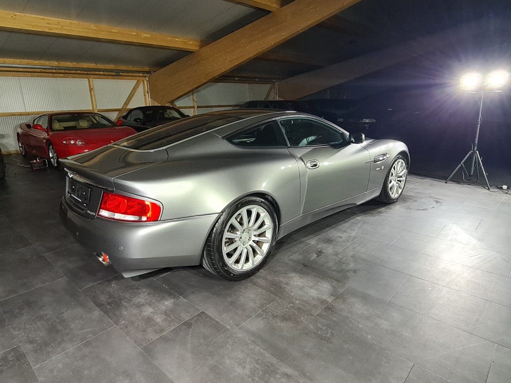 ASTON MARTIN 5.9 V12, Benzin, Occasion / Gebraucht, Automatik - 7