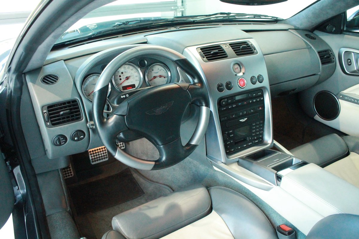 ASTON MARTIN Vanquish V12 5.9-48, Petrol, Second hand / Used, Automatic - 4