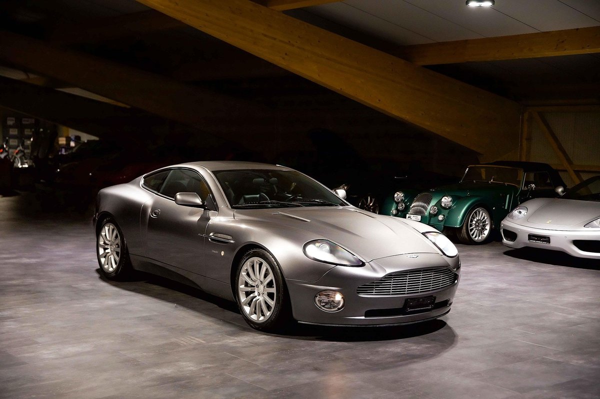 ASTON MARTIN Vanquish V12 5.9-48