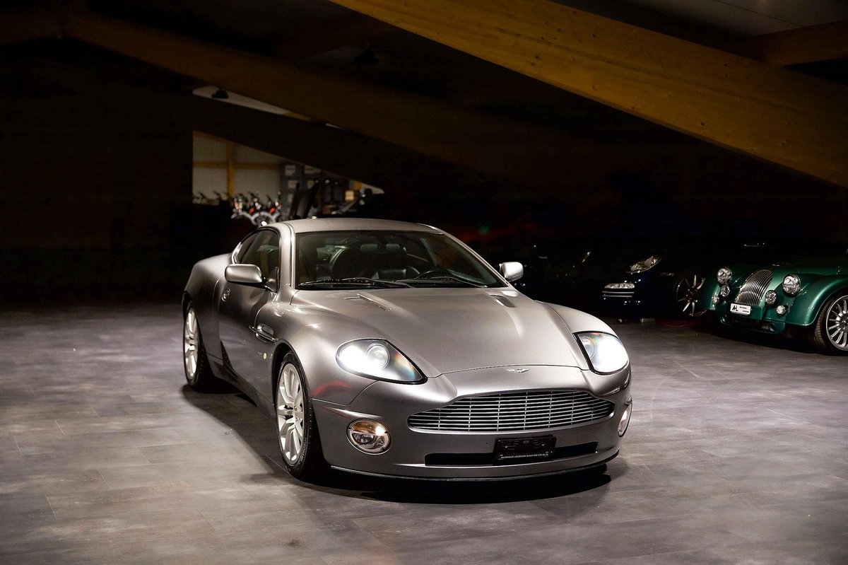 ASTON MARTIN Vanquish V12 5.9-48, Benzin, Occasion / Gebraucht, Automatik - 3
