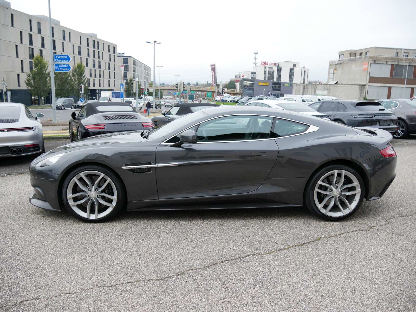 ASTON MARTIN Vanquish V12 5.9-48 Touchtronic 3, Benzina, Occasioni / Usate, Automatico - 2