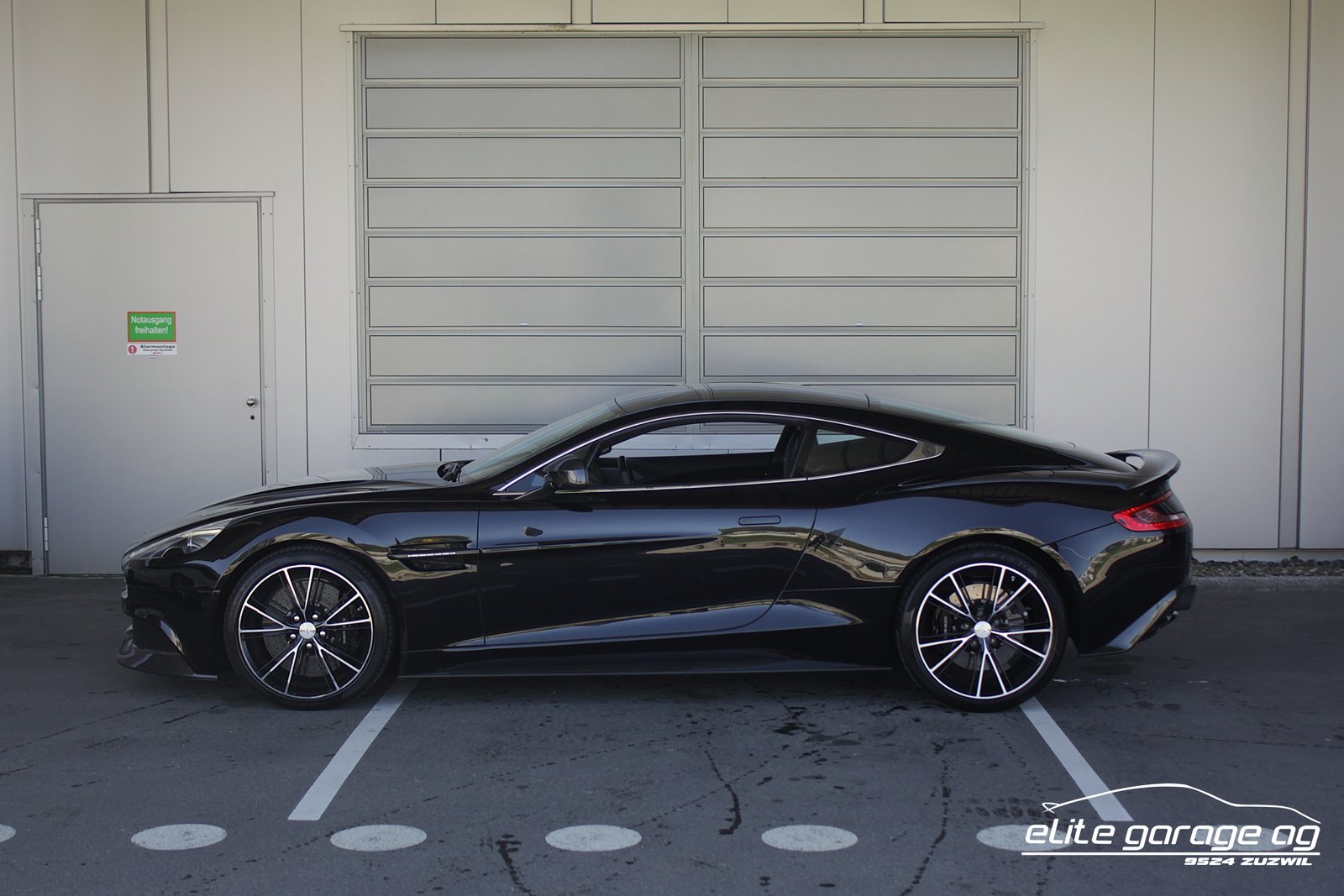 ASTON MARTIN Vanquish V12 5.9-48 Touchtronic 2, Essence, Occasion / Utilisé, Automatique - 2