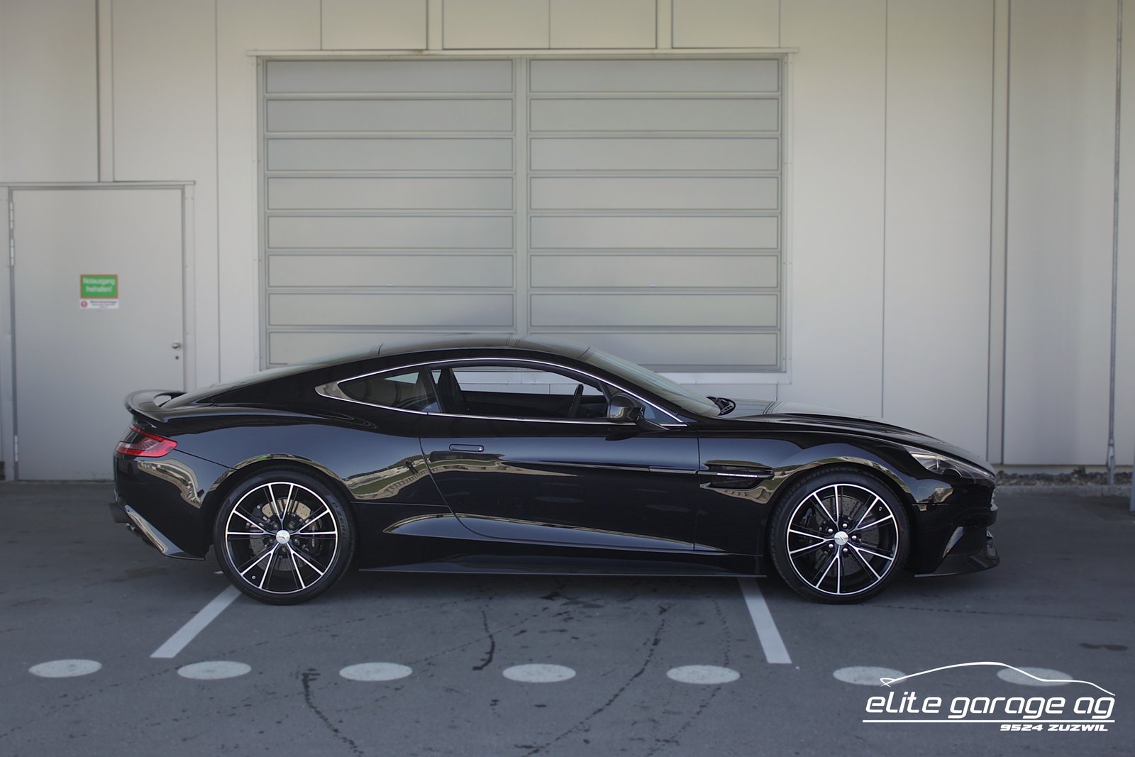 ASTON MARTIN Vanquish V12 5.9-48 Touchtronic 2, Essence, Occasion / Utilisé, Automatique - 6