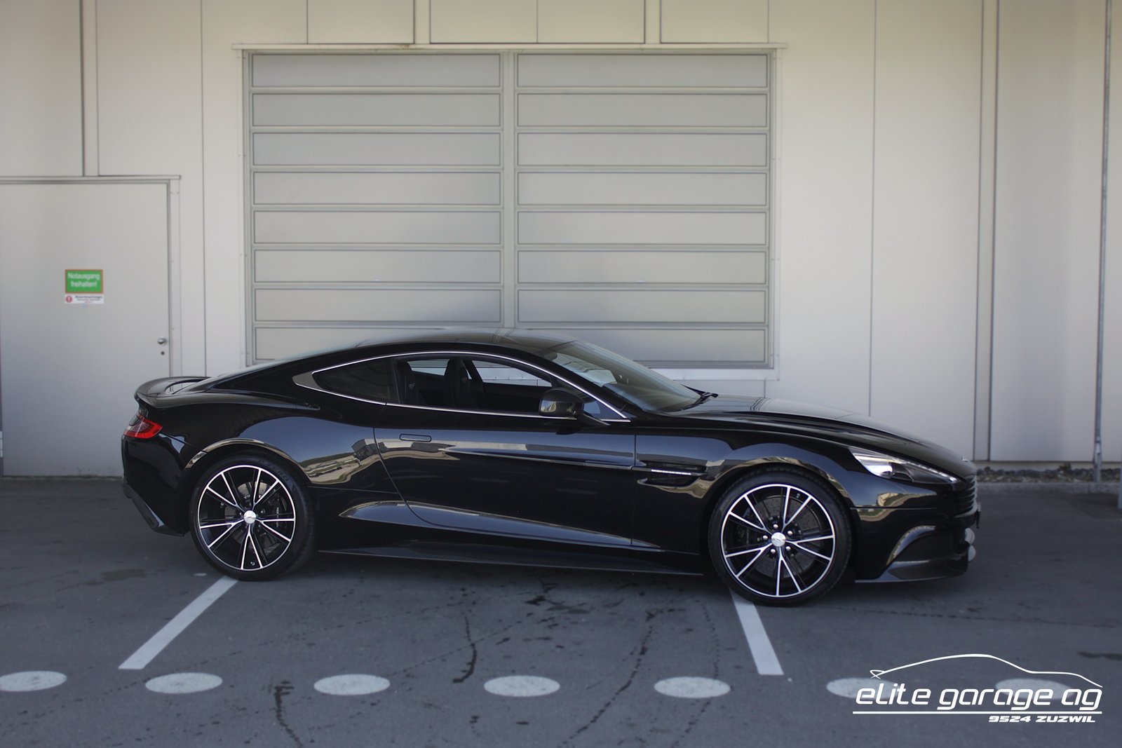 ASTON MARTIN Vanquish V12 5.9-48 Touchtronic 2, Essence, Occasion / Utilisé, Automatique - 7
