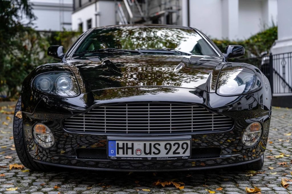 ASTON MARTIN VANQUISH, Essence, Occasion / Utilisé, Automatique - 7