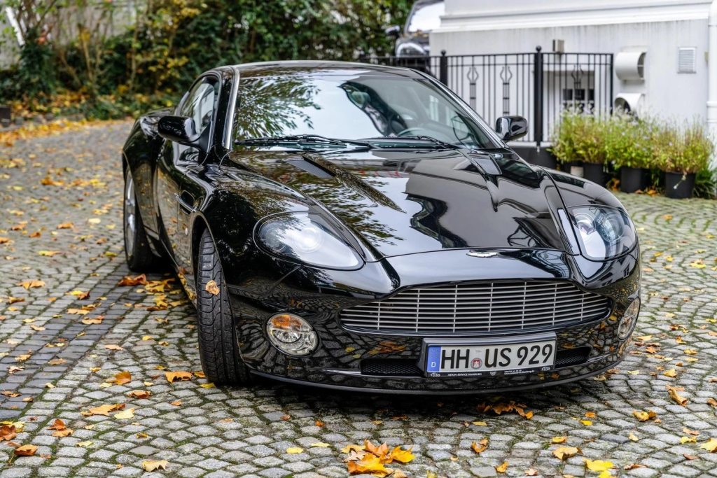 ASTON MARTIN VANQUISH, Essence, Occasion / Utilisé, Automatique - 5