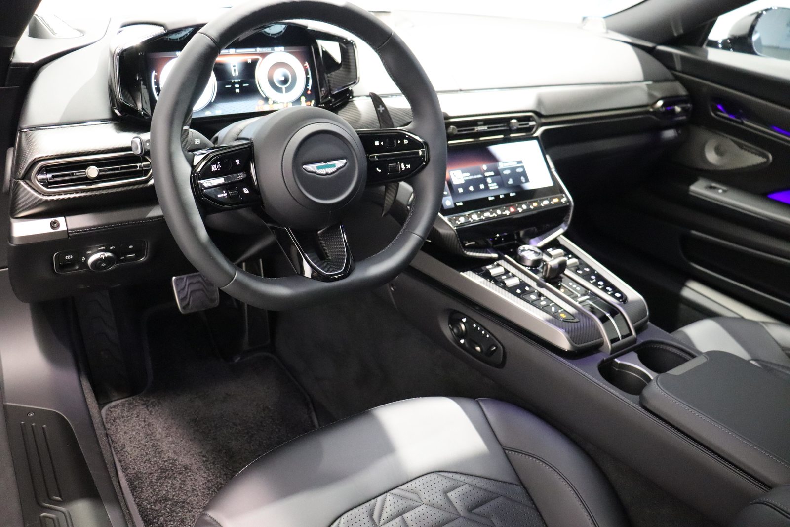 ASTON MARTIN Vanquish 5.2 V12 Bi-Turbo, Essence, Voiture de démonstration, Automatique - 5