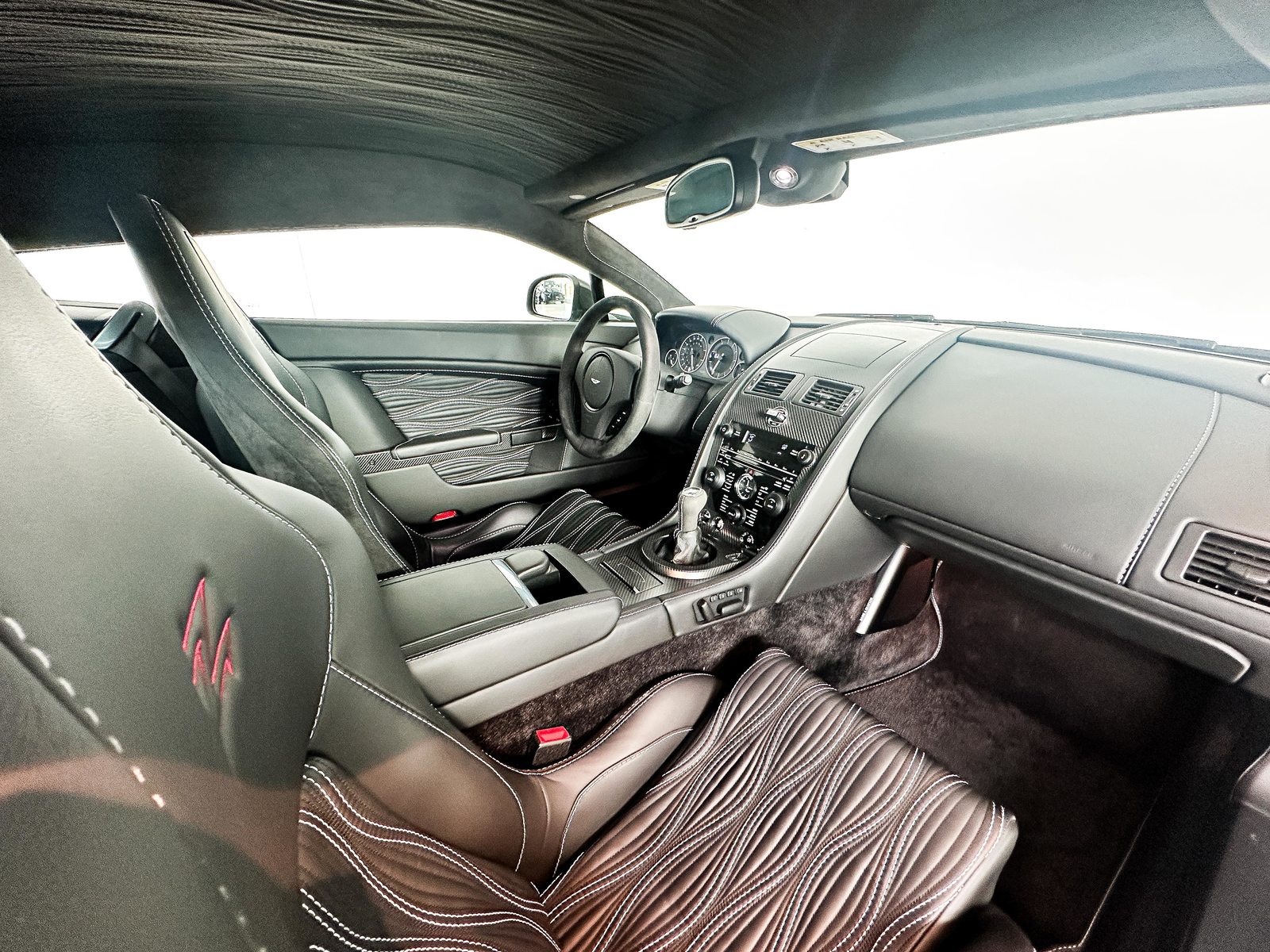 ASTON MARTIN V12 Vantage Coupé 6.0, Essence, Occasion / Utilisé, Manuelle - 4