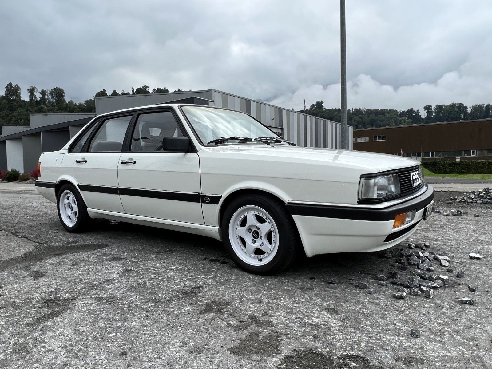 AUDI 90 2.2 quattro Typ 85 Avus Classic, Essence, Voiture de collection, Manuelle - 2