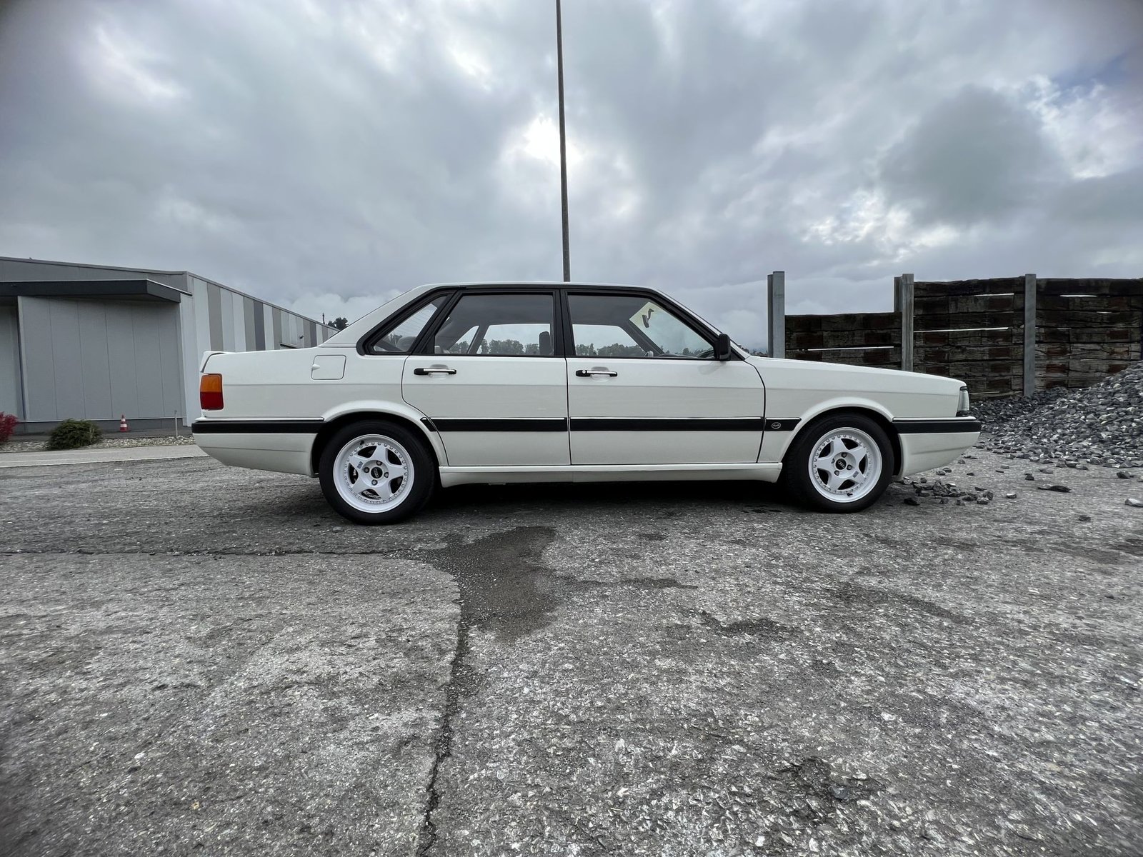 AUDI 90 2.2 quattro Typ 85 Avus Classic, Essence, Voiture de collection, Manuelle - 5