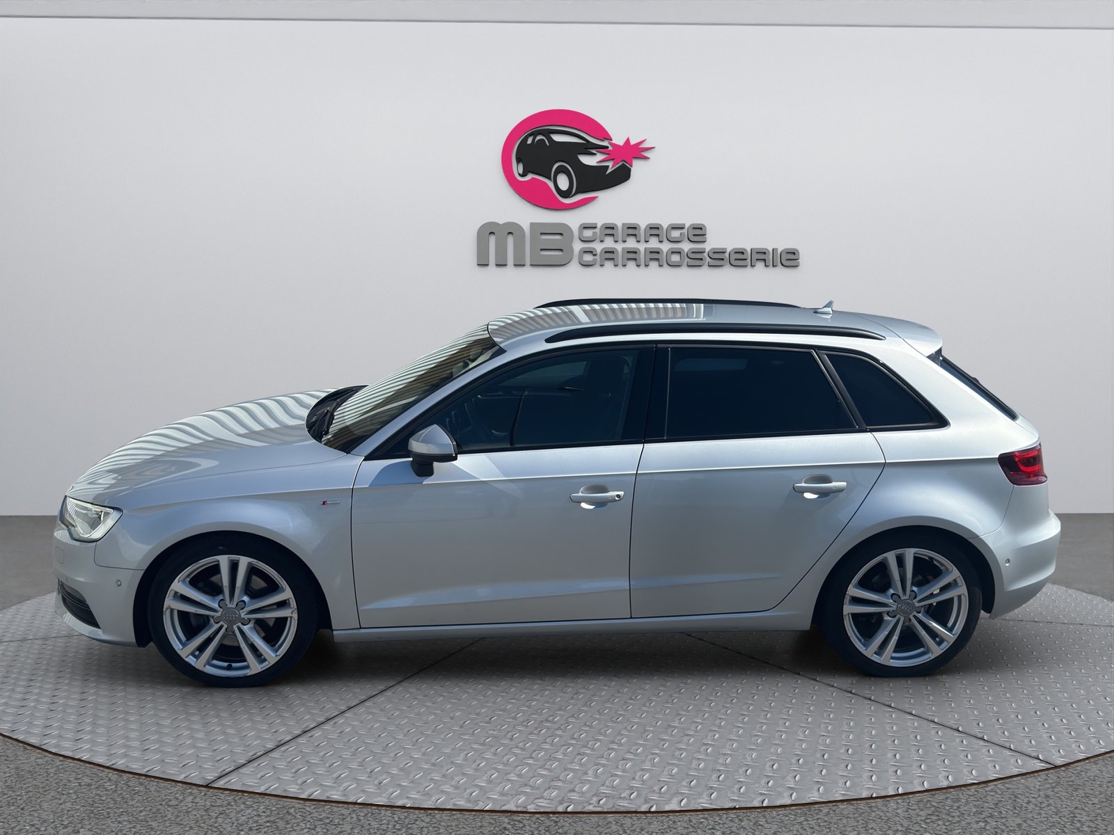 AUDI A 3 S-Line qu 1.8 TSFI, Benzin, Occasion / Gebraucht, Automatik - 4