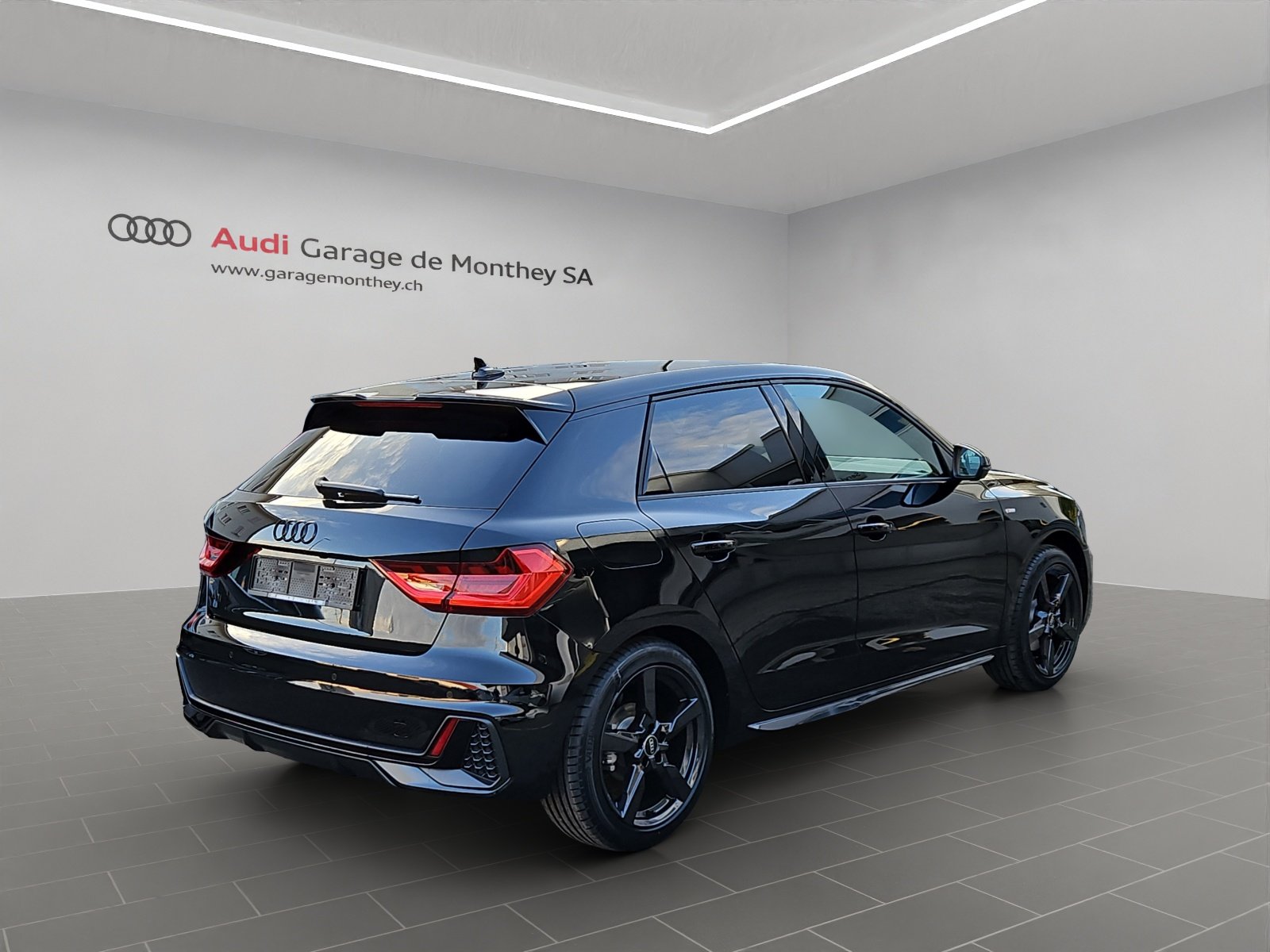 AUDI A1 Sportback 30 TFSI S Line Attraction S-tronic, Petrol, New car, Automatic - 4