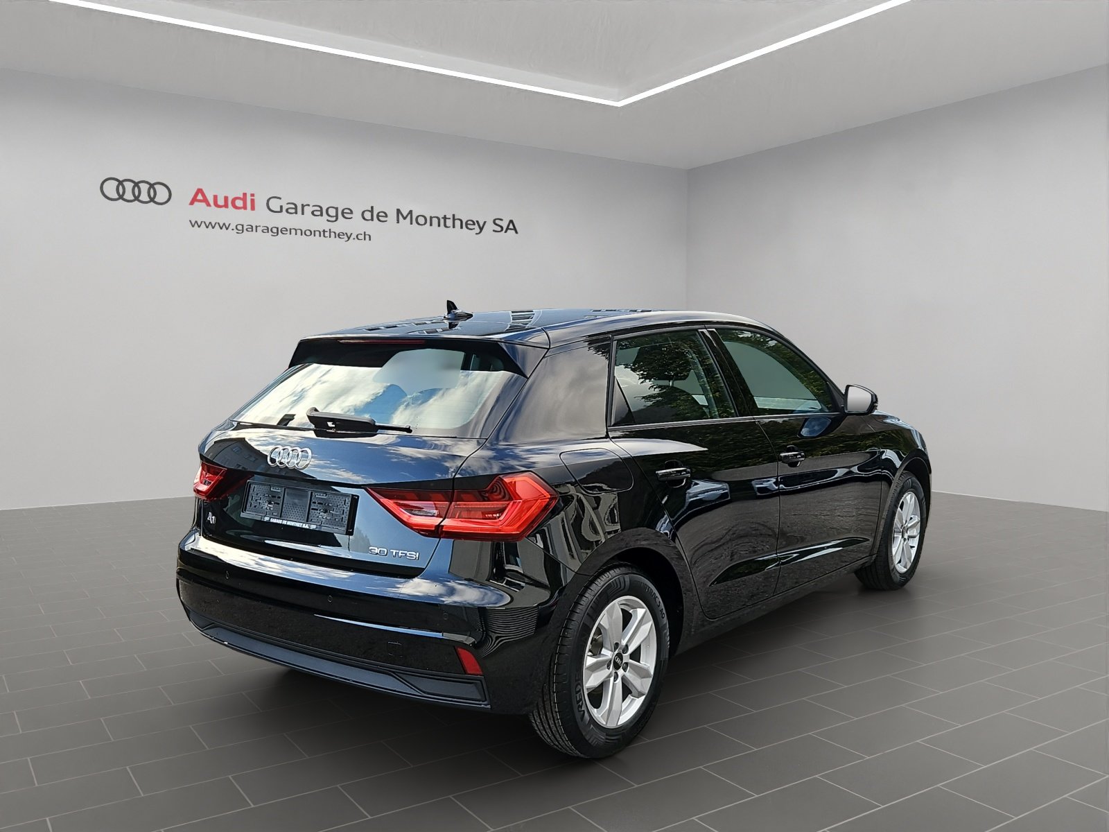 AUDI A1 Sportback 30 TFSI Attraction S-tronic, Petrol, New car, Automatic - 4
