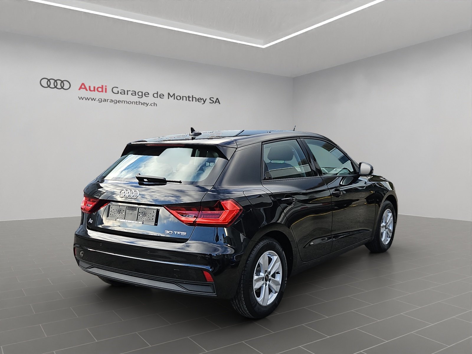 AUDI A1 Sportback 30 TFSI Attraction S-tronic, Petrol, New car, Automatic - 4