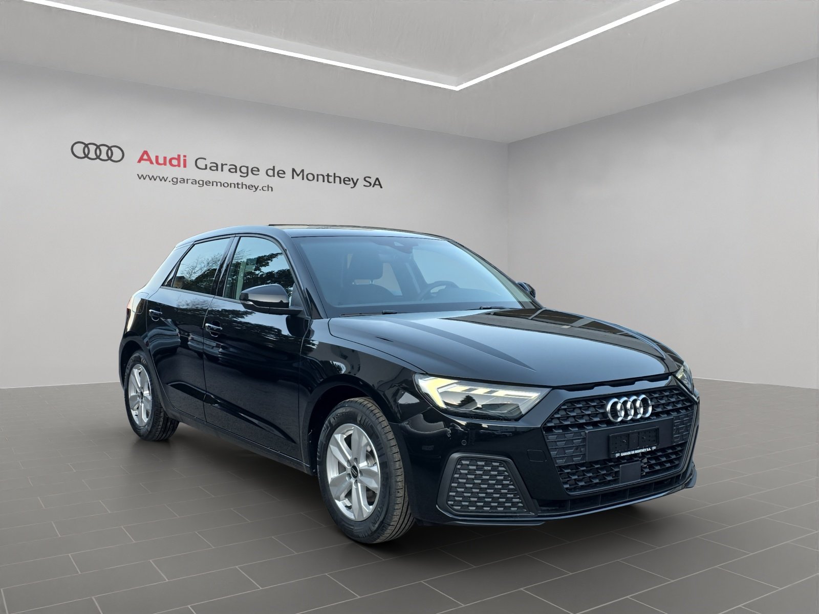 AUDI A1 Sportback 30 TFSI Attraction S-tronic, Petrol, New car, Automatic - 3