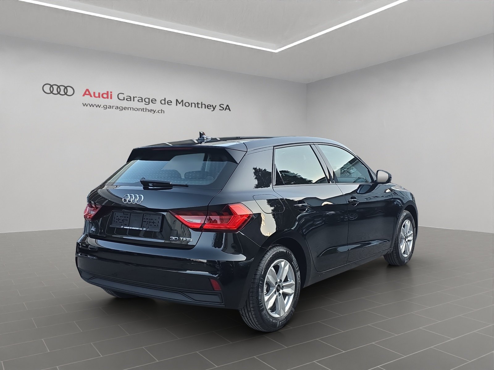 AUDI A1 Sportback 30 TFSI Attraction S-tronic, Petrol, New car, Automatic - 4